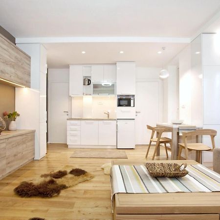 Hostgost Selected Suites - Skadarlija Square بلغراد المظهر الخارجي الصورة