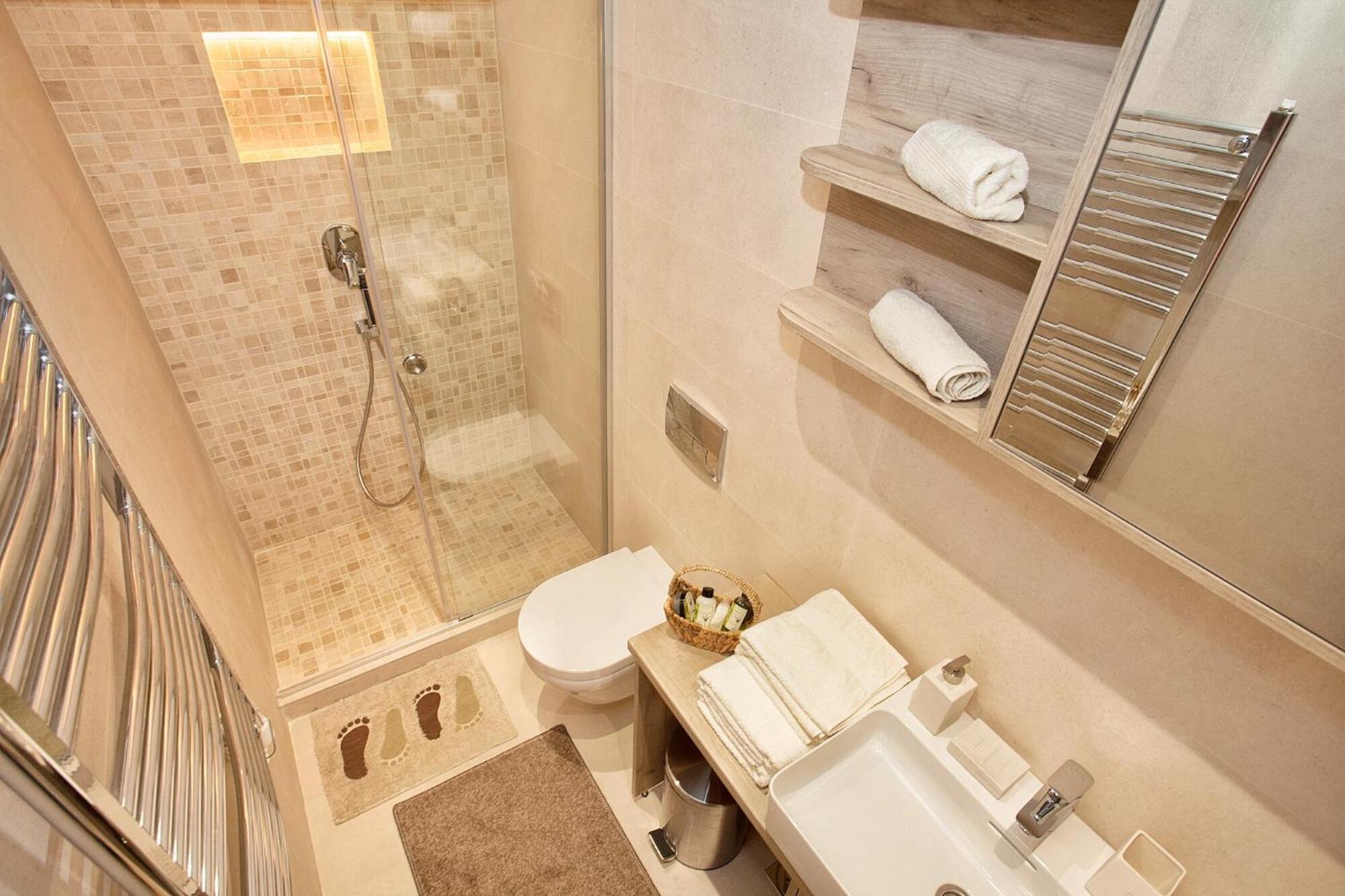 Hostgost Selected Suites - Skadarlija Square بلغراد المظهر الخارجي الصورة