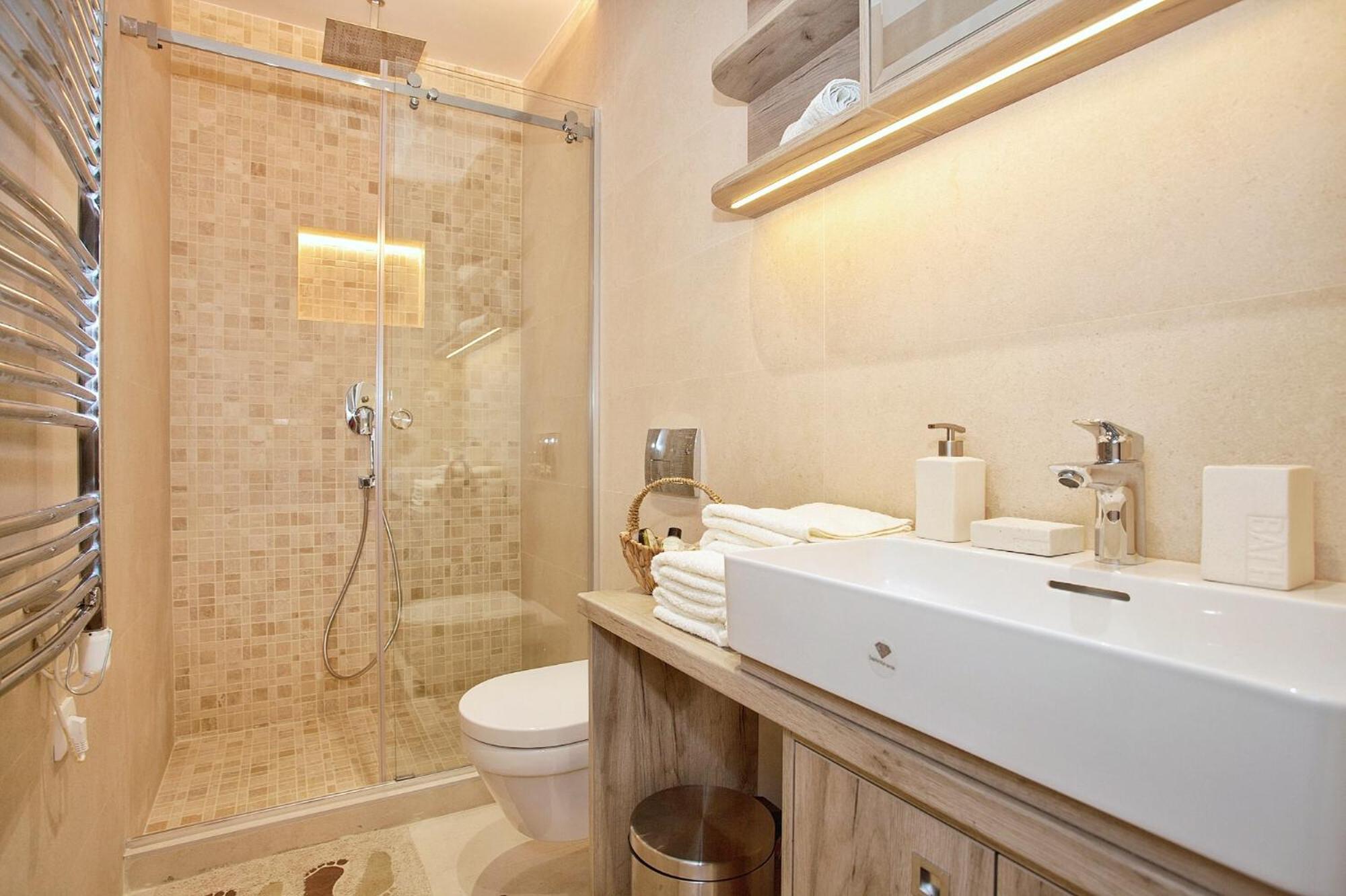 Hostgost Selected Suites - Skadarlija Square بلغراد المظهر الخارجي الصورة
